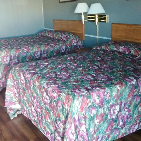 Aristocrat Motor Inn Bolivar Bagian luar foto