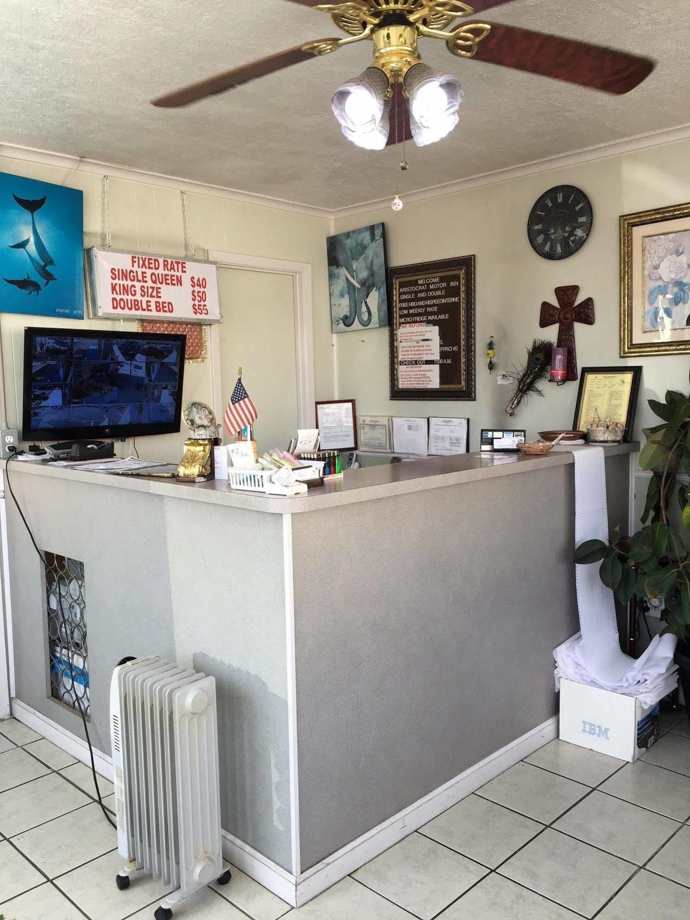 Aristocrat Motor Inn Bolivar Bagian luar foto