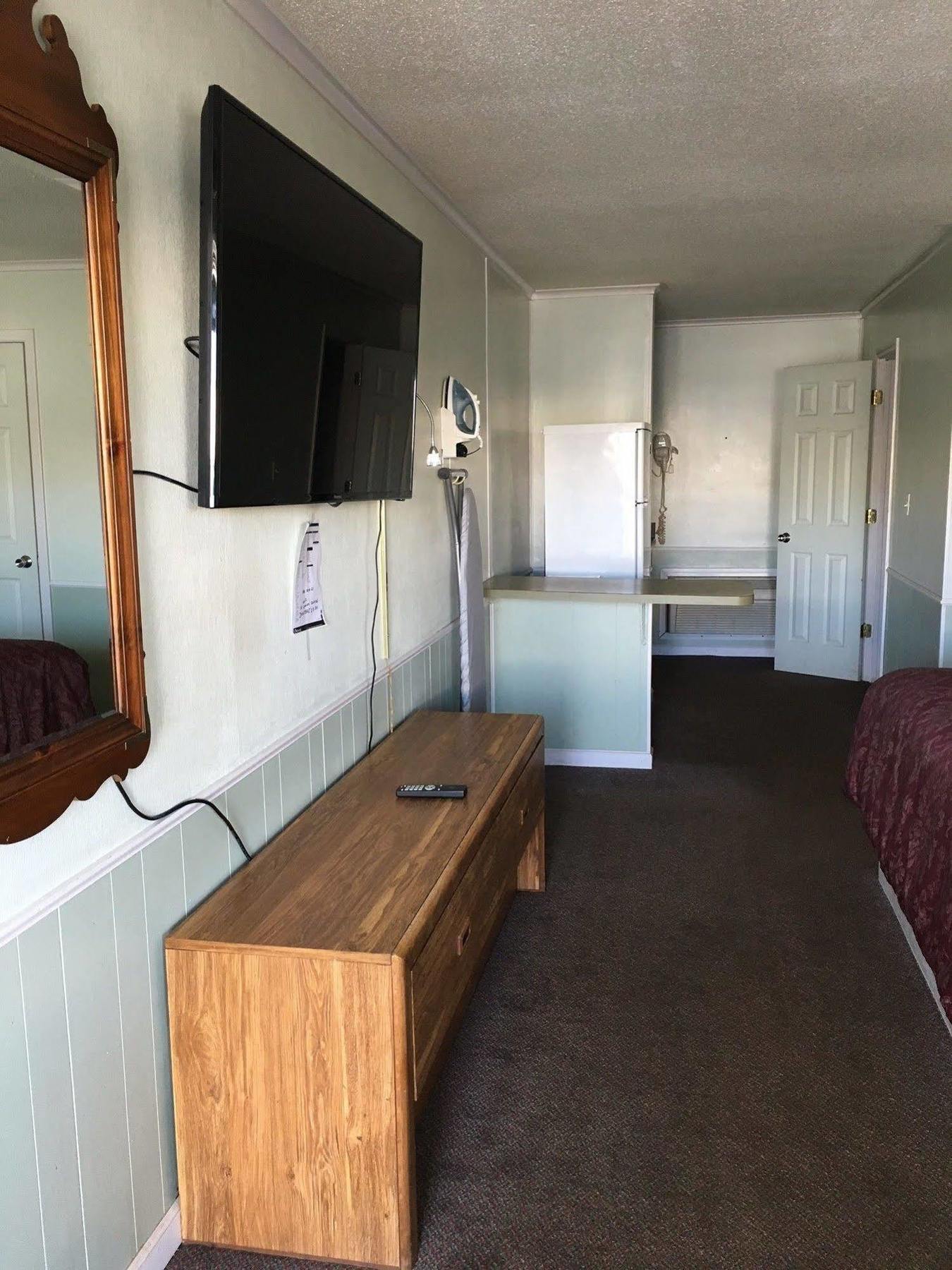 Aristocrat Motor Inn Bolivar Bagian luar foto