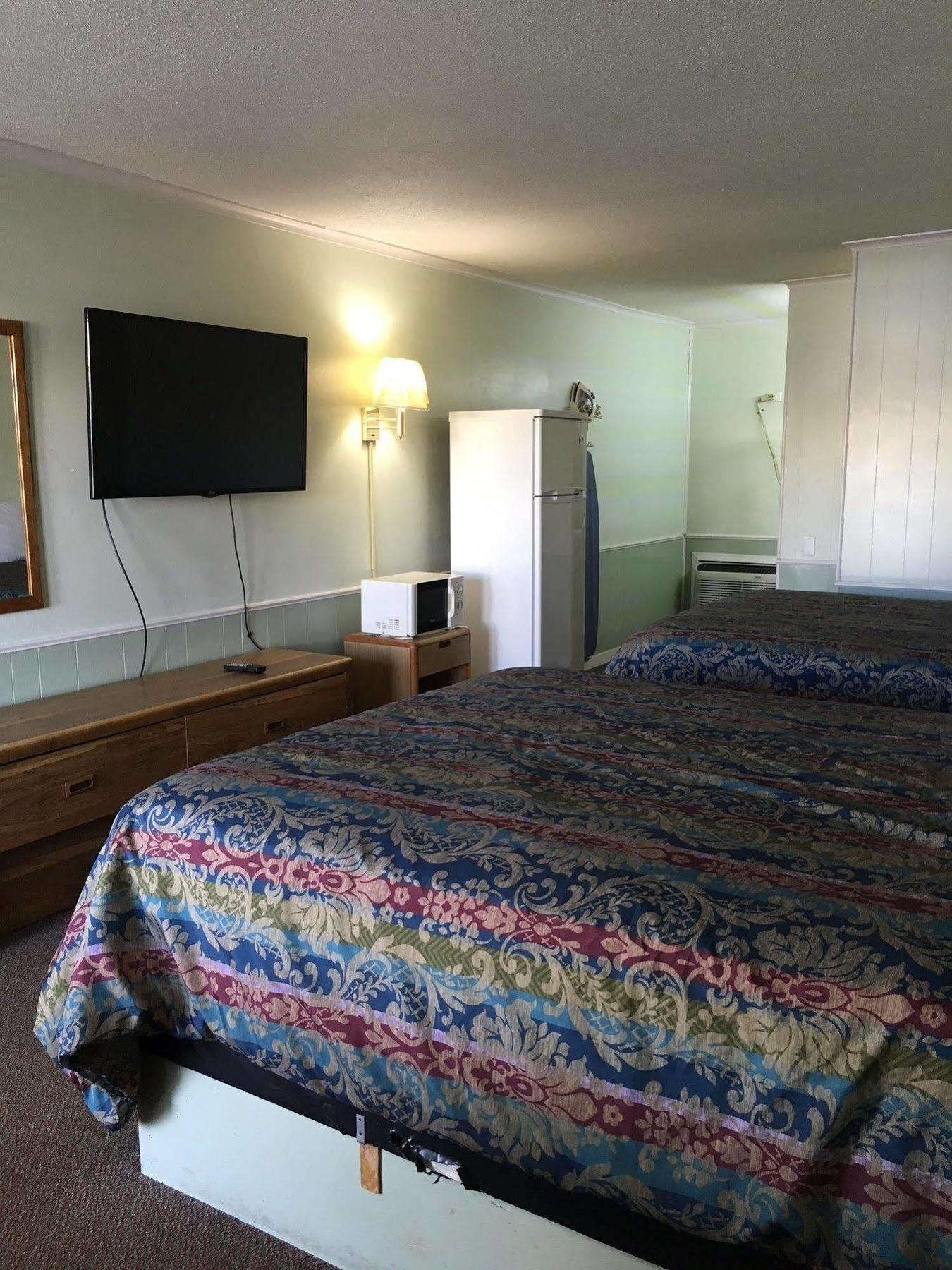 Aristocrat Motor Inn Bolivar Bagian luar foto