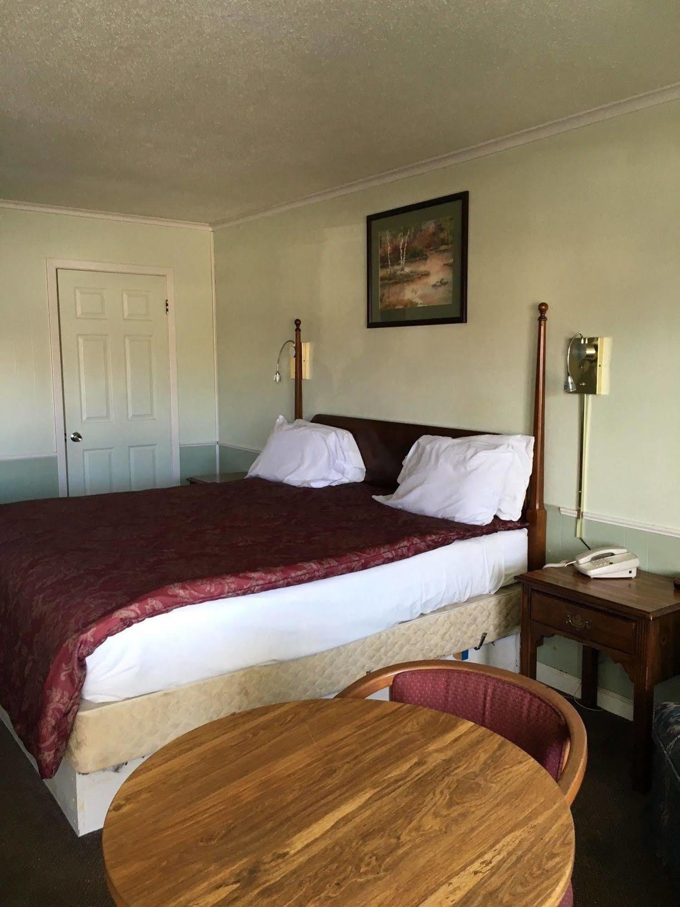 Aristocrat Motor Inn Bolivar Bagian luar foto
